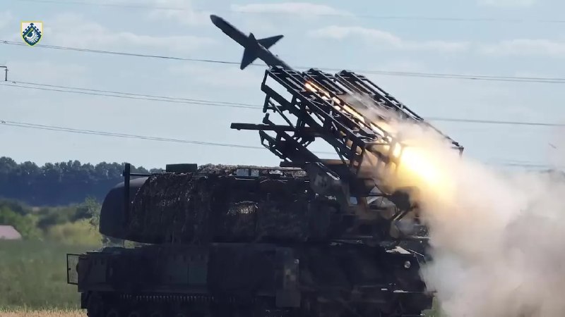 Работа украинских ЗРК "Бук-М1" с ракетами RIM-7 Sea Sparrow, модернизированного в рамках программы FrankenSAM