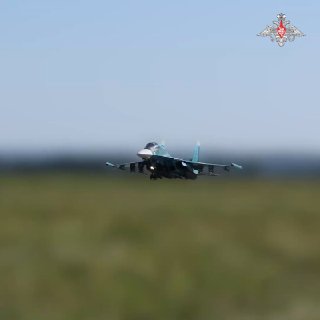 Мощно и красиво: экипаж Су-34 отработал с ювелирной точностью