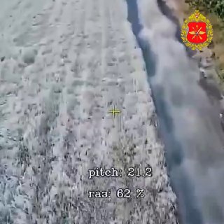 По ползущим и летящим гадам бьем